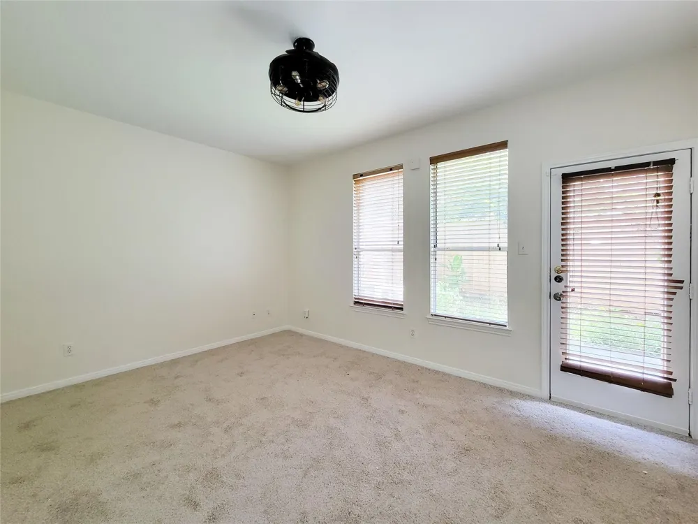 34 Waugh #B Houston, TX 77007
