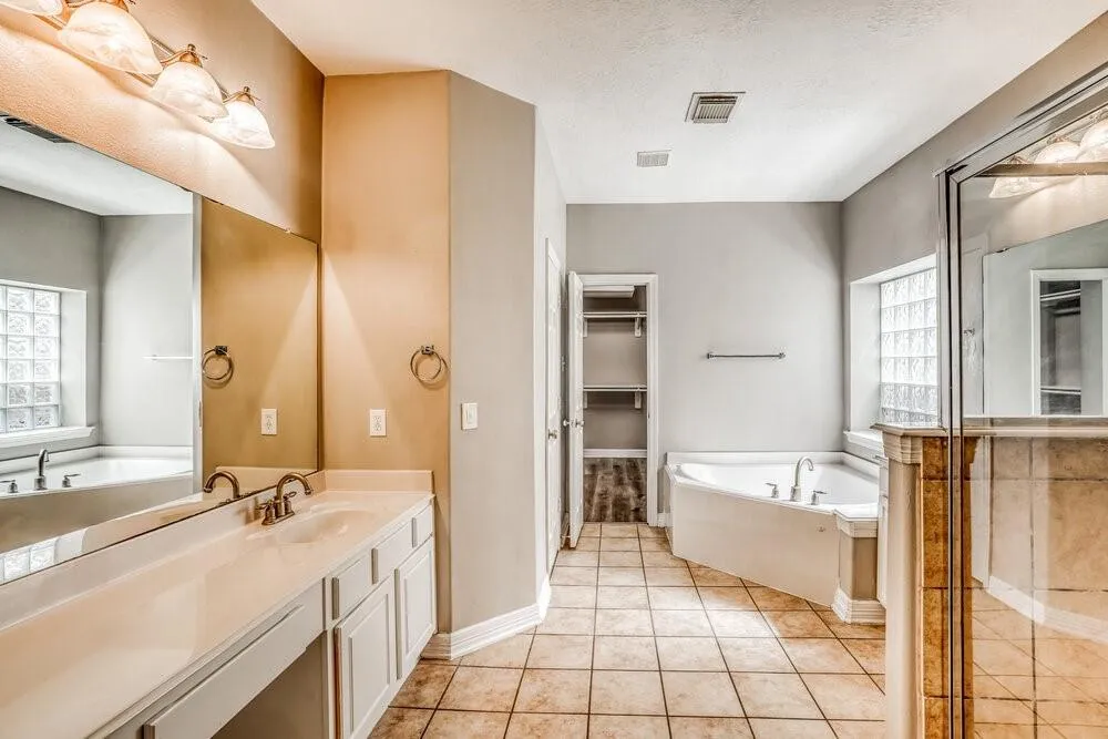 12013 Banks Run Drive Pearland, TX 77584