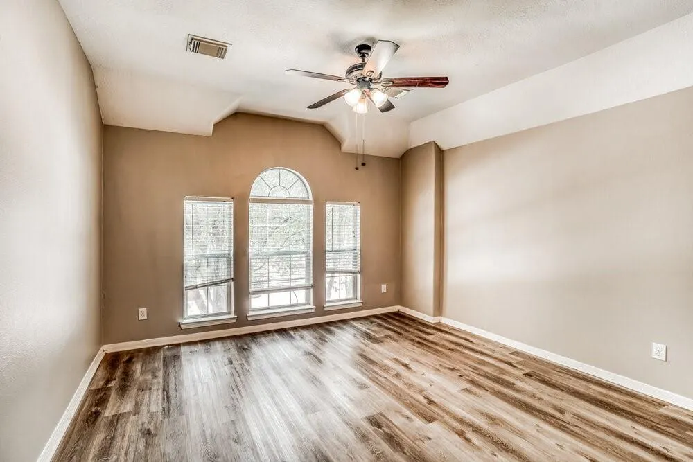 12013 Banks Run Drive Pearland, TX 77584