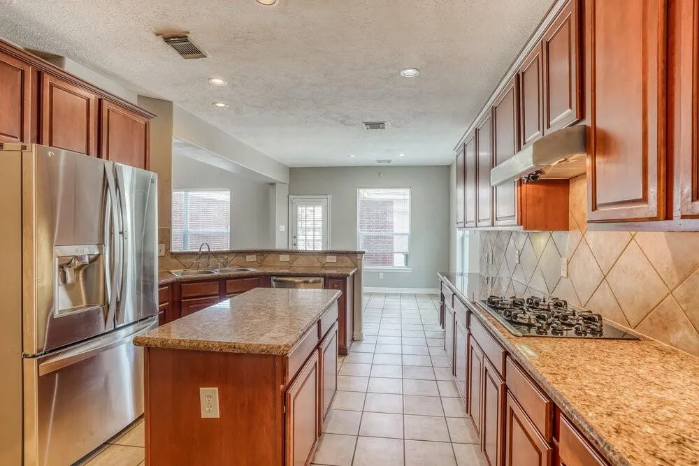 12013 Banks Run Drive Pearland, TX 77584