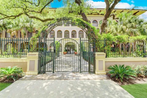 2700 Albany Street #3B