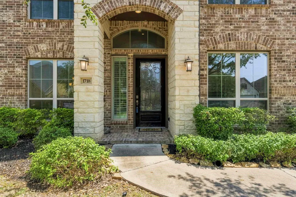 1718 Tonkawa Trail Katy, TX 77493