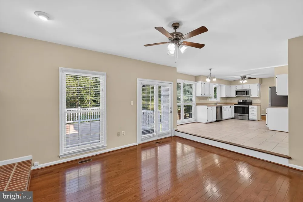 8219 CRACKLING FIRE DRIVE Gainesville, VA 20155