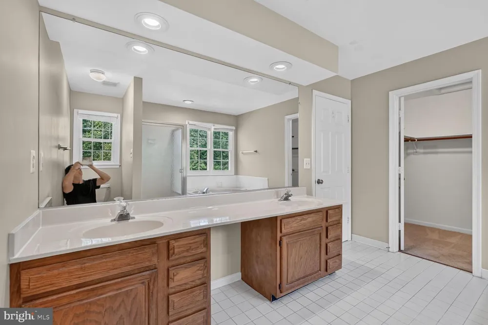 8219 CRACKLING FIRE DRIVE Gainesville, VA 20155