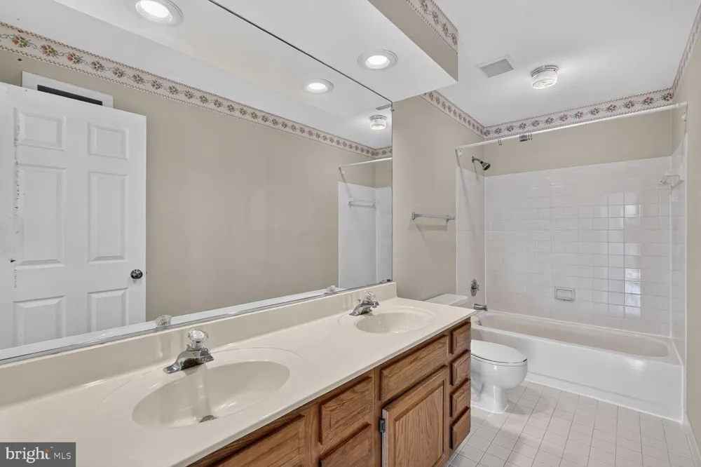 8219 CRACKLING FIRE DRIVE Gainesville, VA 20155
