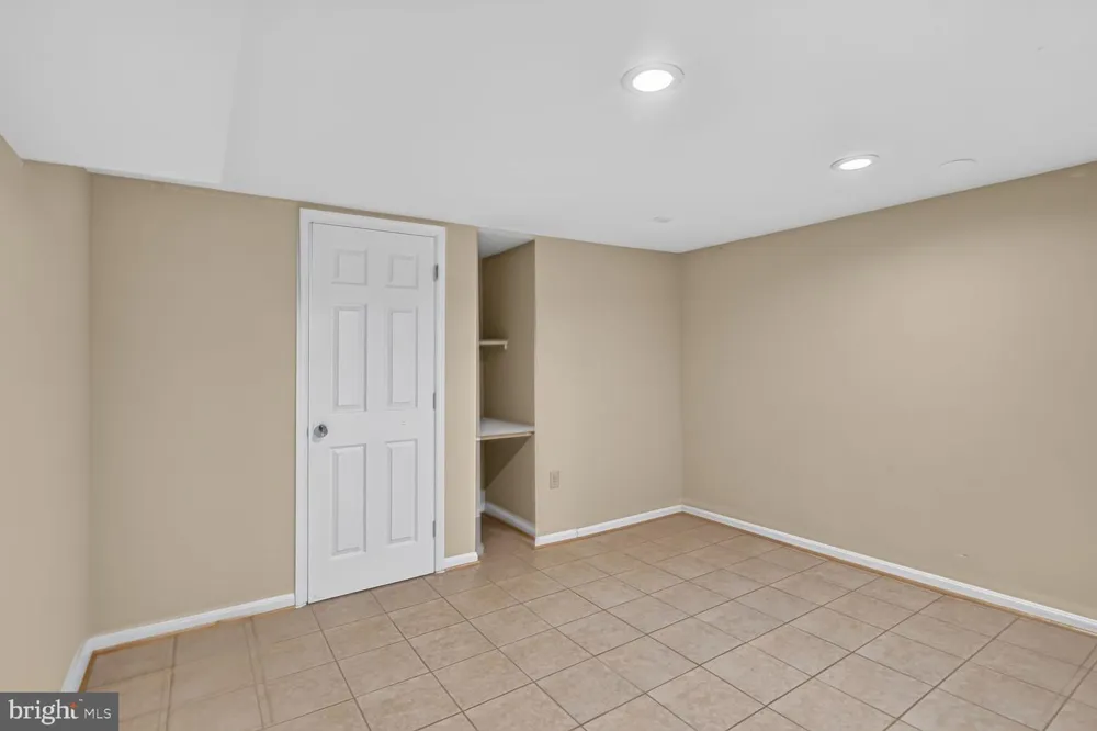 8219 CRACKLING FIRE DRIVE Gainesville, VA 20155