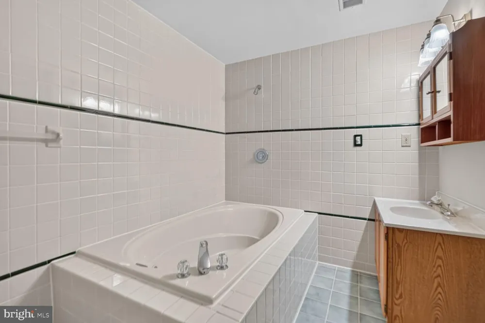 8219 CRACKLING FIRE DRIVE Gainesville, VA 20155
