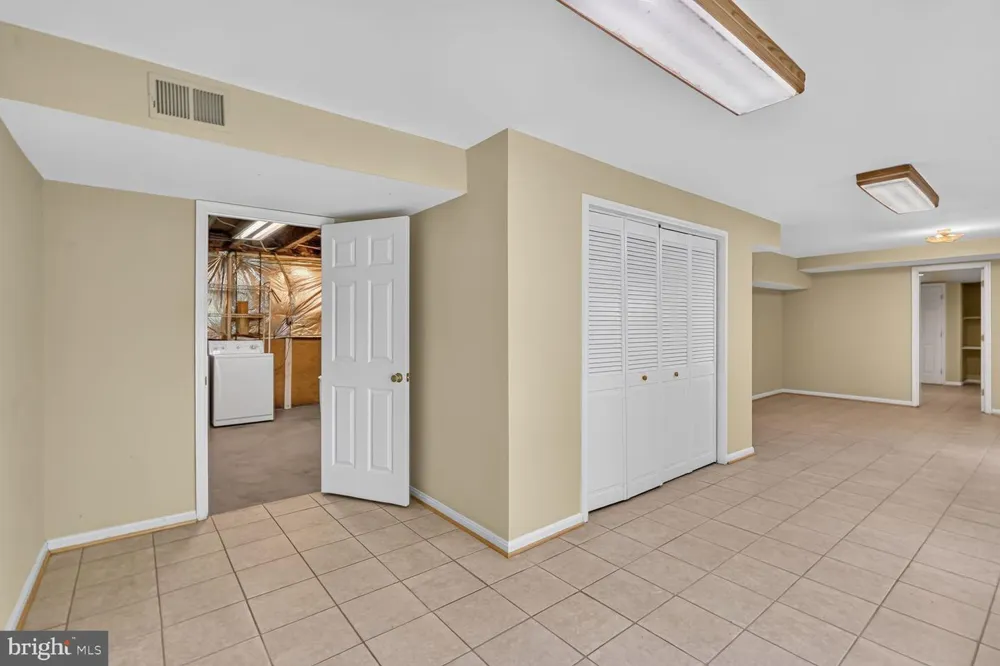 8219 CRACKLING FIRE DRIVE Gainesville, VA 20155