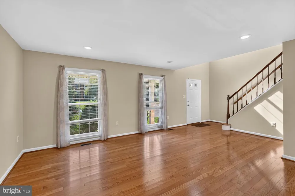 8219 CRACKLING FIRE DRIVE Gainesville, VA 20155