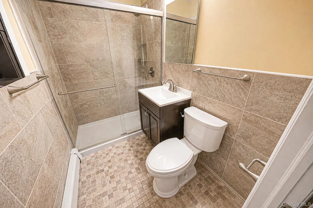 27 Old Farm Road Levittown, NY 11756