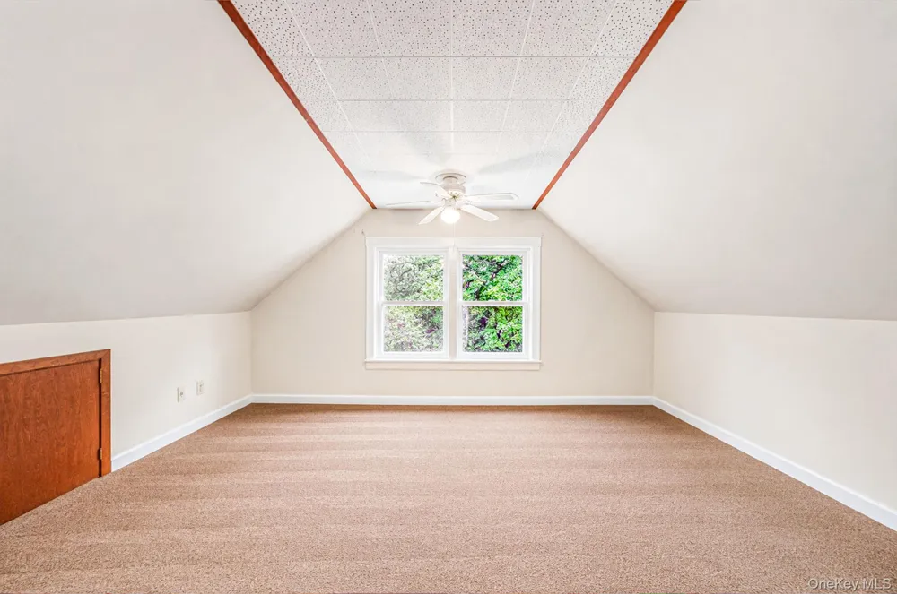 27 Old Farm Road Levittown, NY 11756