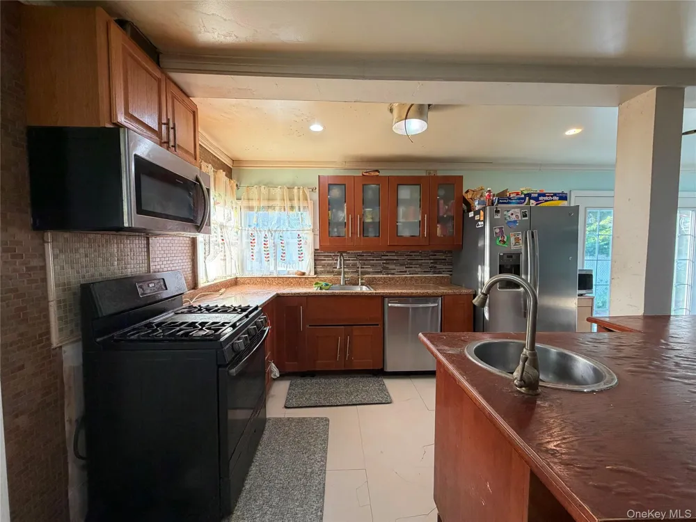 431 Blue Point Road Farmingville, NY 11738