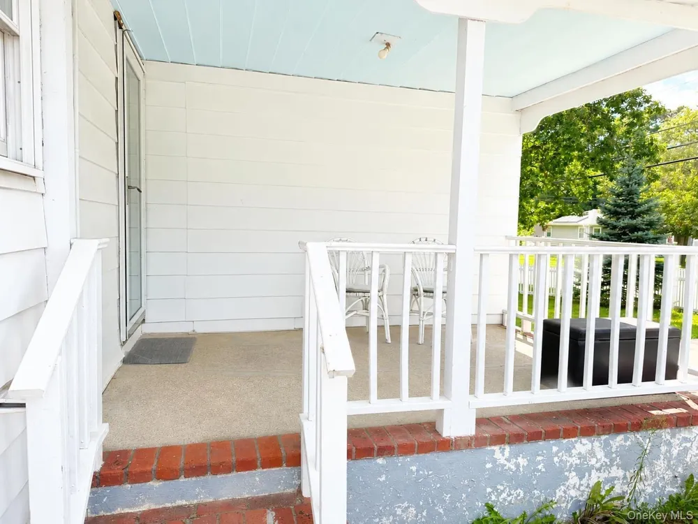 431 Blue Point Road Farmingville, NY 11738