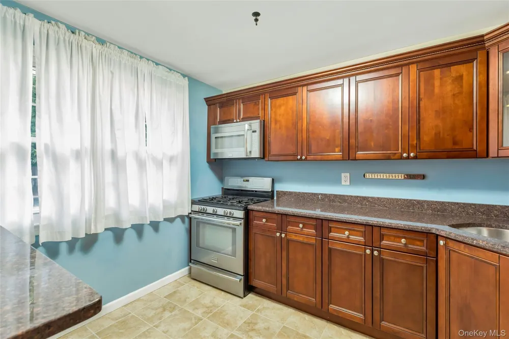 5218 Wilshire Lane #5218 Oakdale, NY 11769