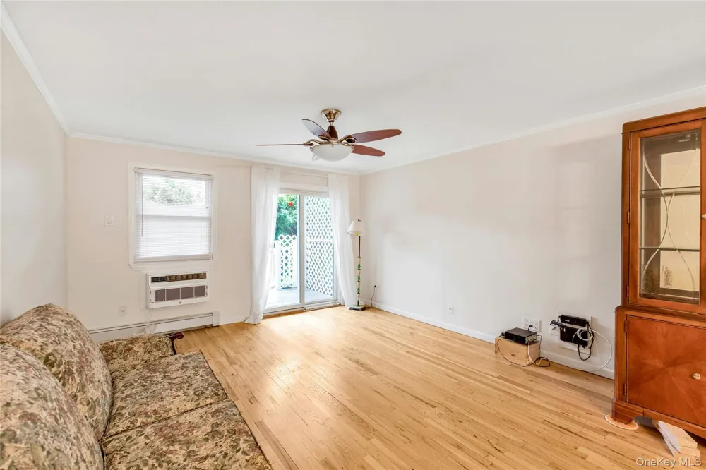5218 Wilshire Lane #5218 Oakdale, NY 11769