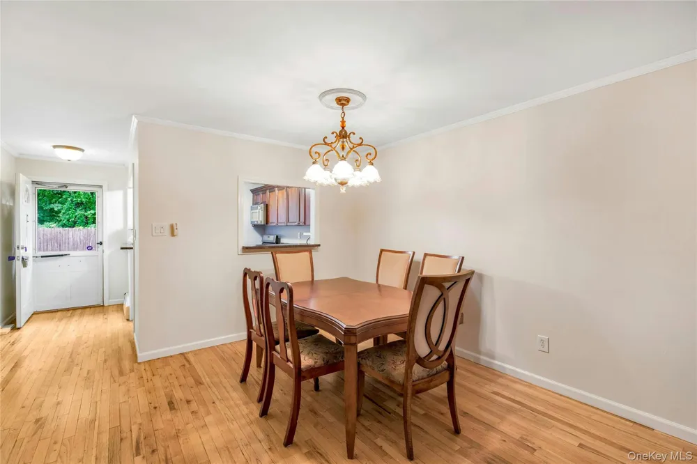5218 Wilshire Lane #5218 Oakdale, NY 11769