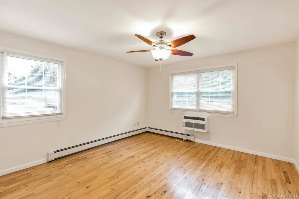 5218 Wilshire Lane #5218 Oakdale, NY 11769