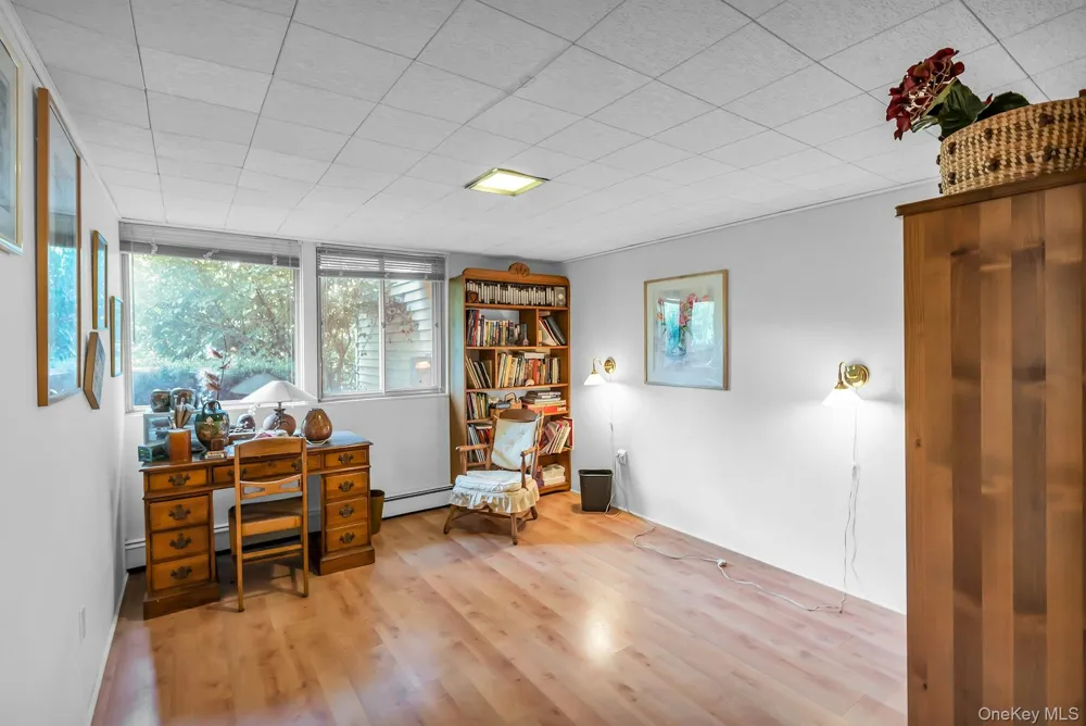 23 Redleaf Lane Commack, NY 11725