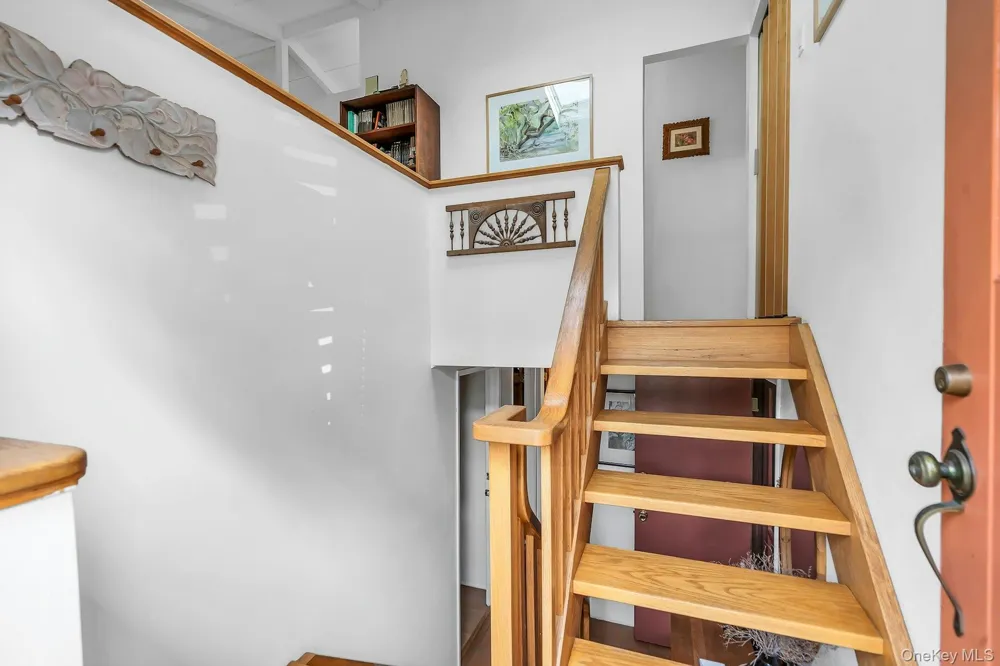 23 Redleaf Lane Commack, NY 11725