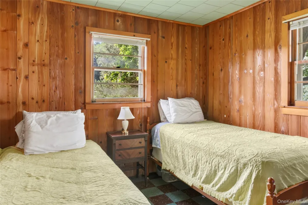 8 Boathouse Road Hampton Bays, NY 11946
