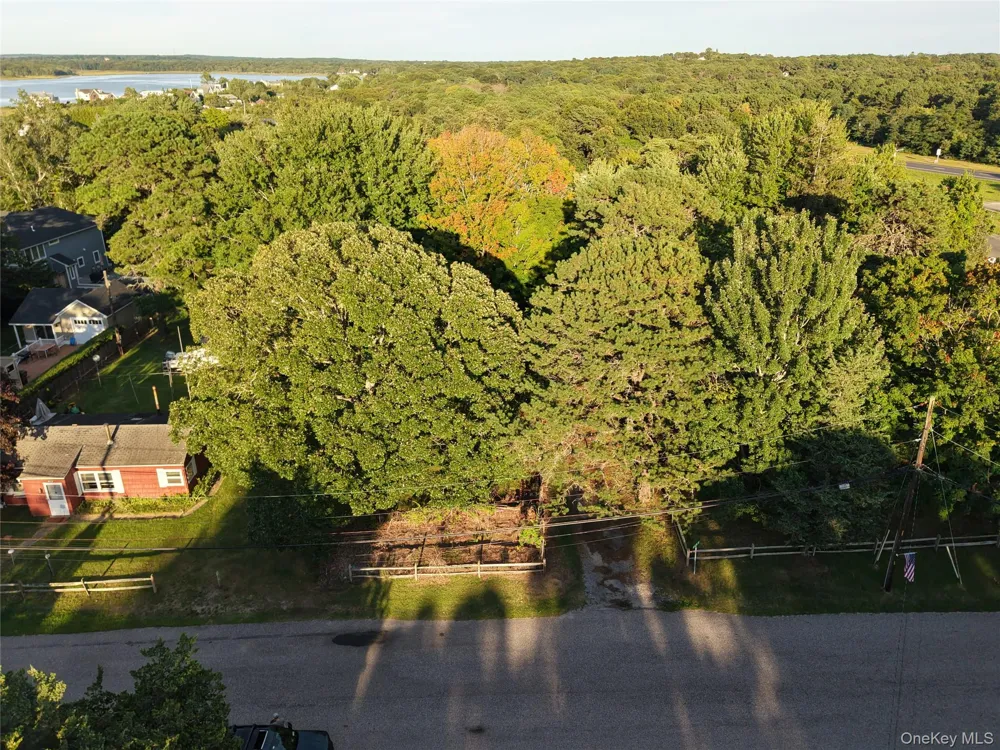 8 Boathouse Road Hampton Bays, NY 11946