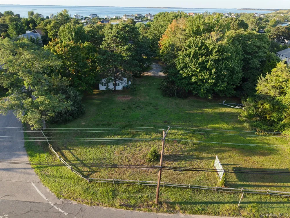 8 Boathouse Road Hampton Bays, NY 11946