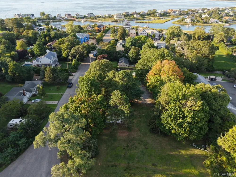 8 Boathouse Road Hampton Bays, NY 11946
