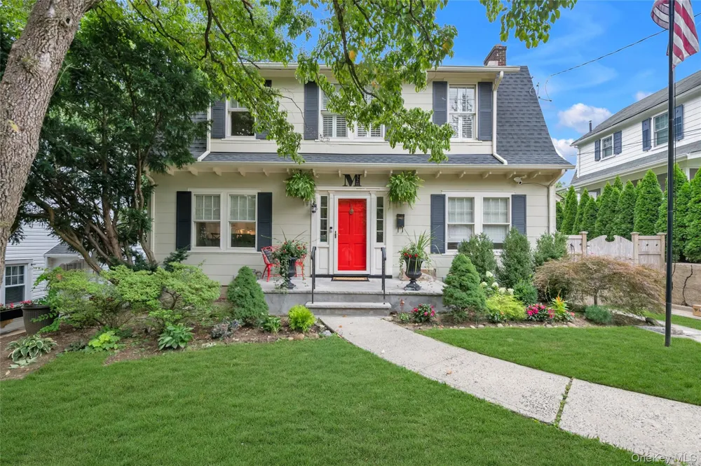 320 Forest Road Douglaston, NY 11363