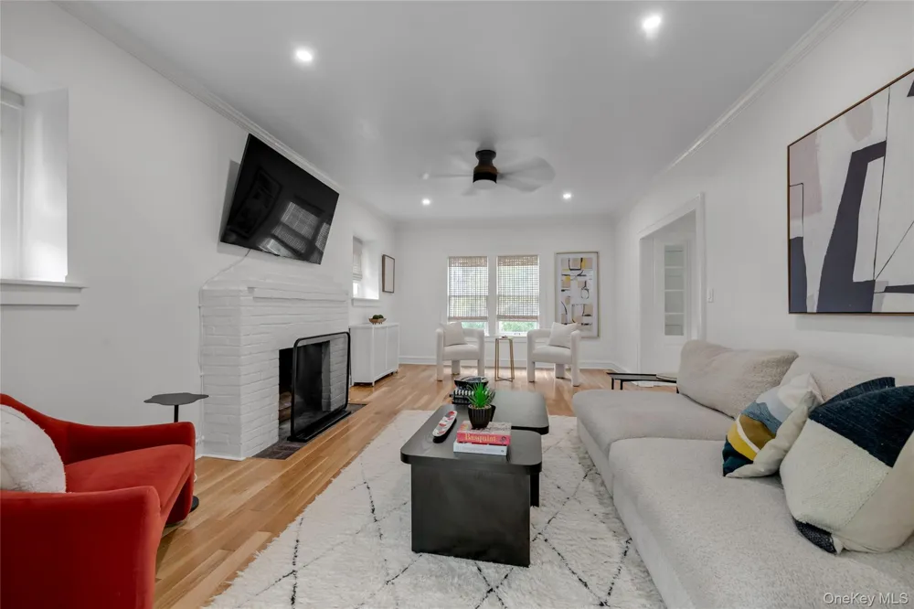 320 Forest Road Douglaston, NY 11363