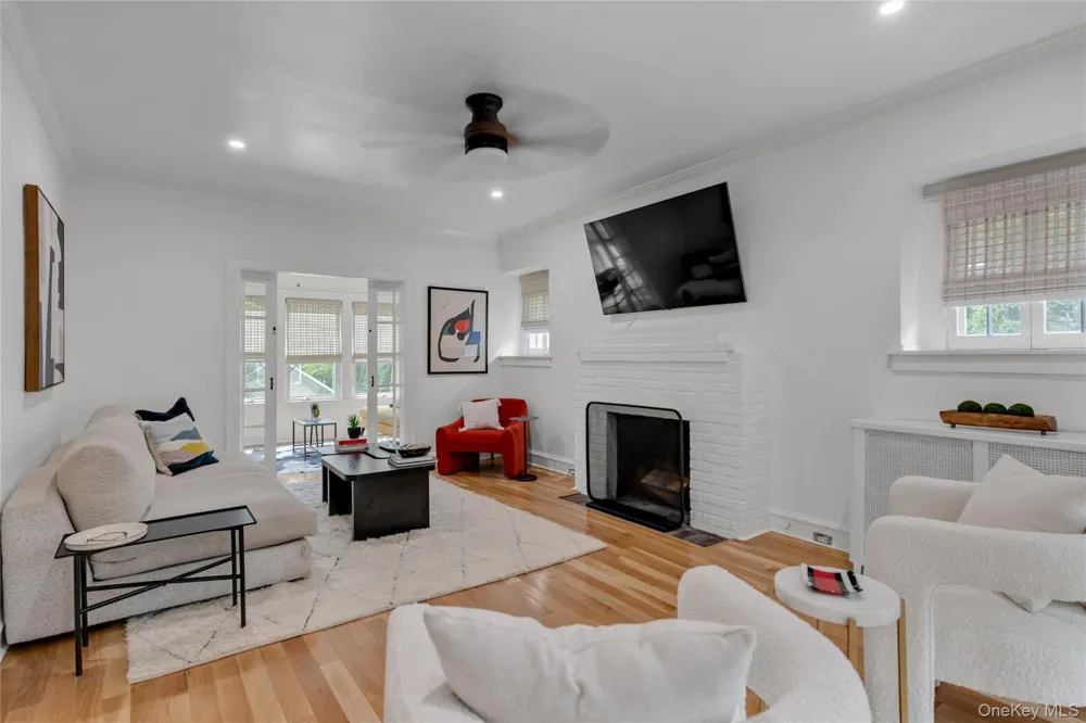 320 Forest Road Douglaston, NY 11363
