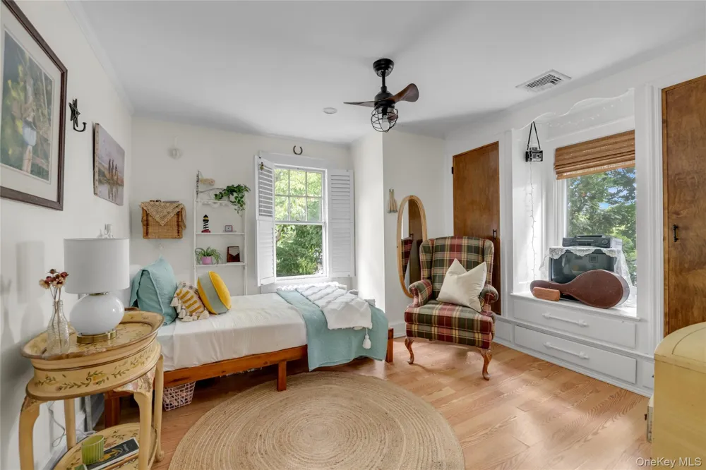 320 Forest Road Douglaston, NY 11363
