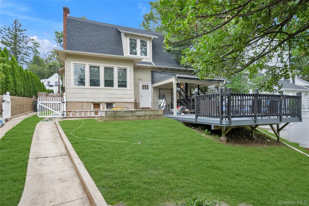 320 Forest Road Douglaston, NY 11363