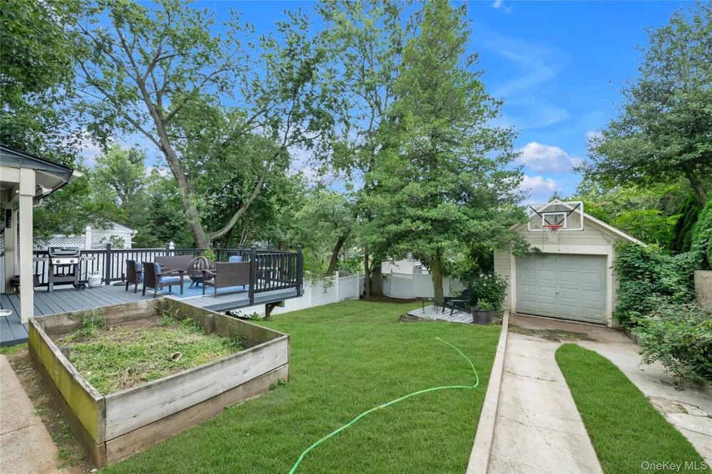 320 Forest Road Douglaston, NY 11363