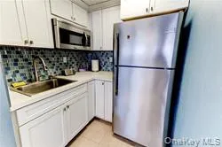 170 W Broadway #6G Long Beach, NY 11561