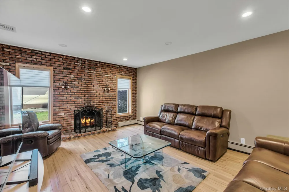132 Washington Avenue Plainview, NY 11803