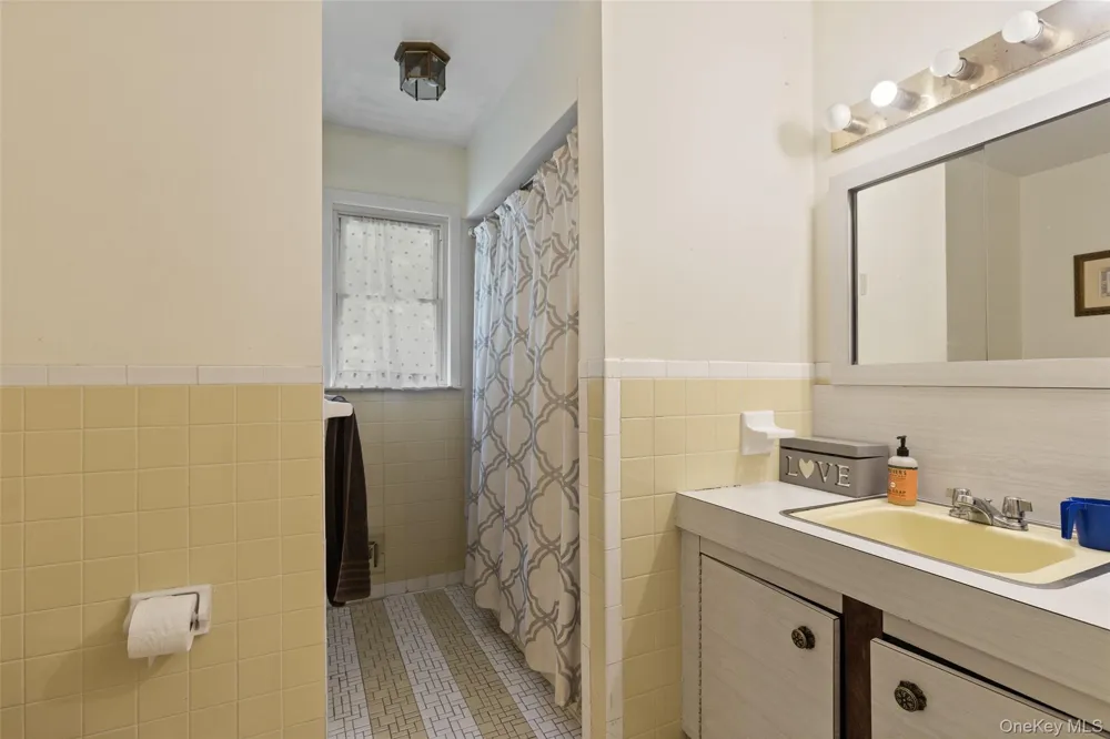 26 Terri Lee Lane Spring Valley, NY 10977