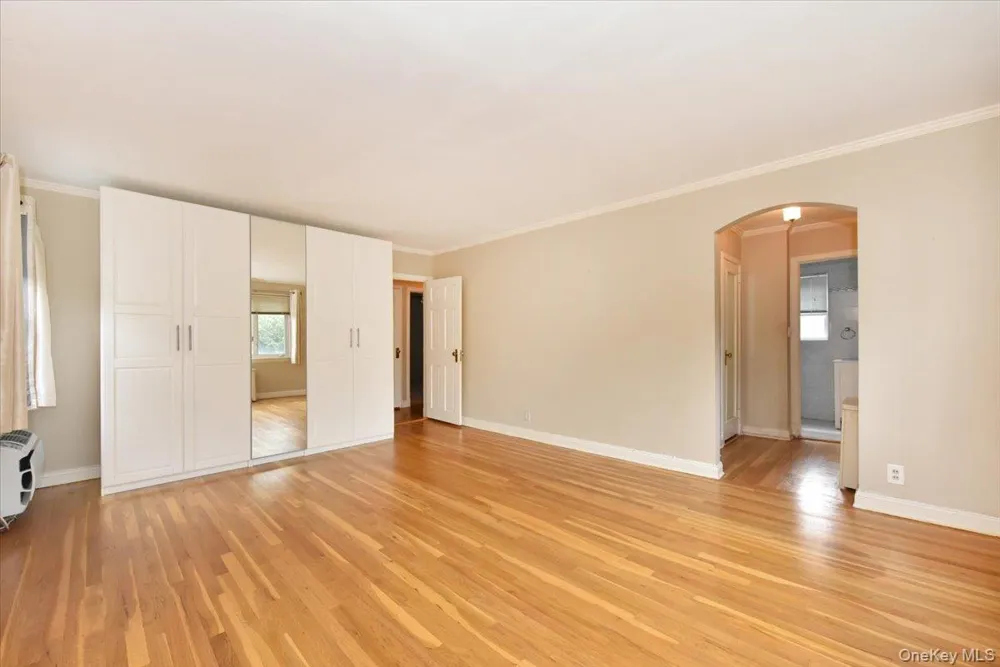7503 196th Street Fresh Meadows, NY 11366
