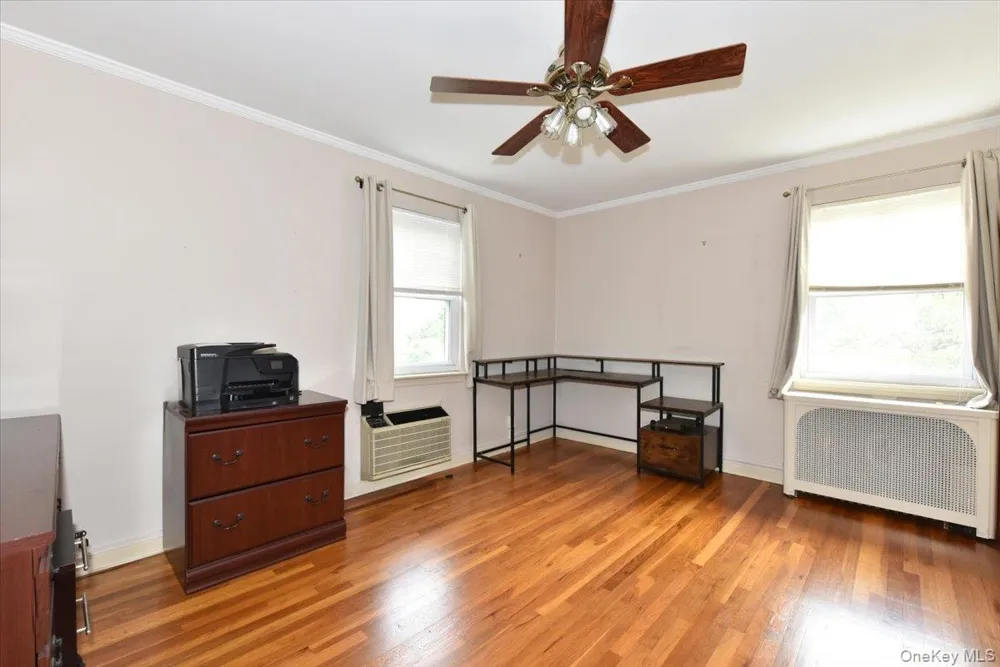 7503 196th Street Fresh Meadows, NY 11366