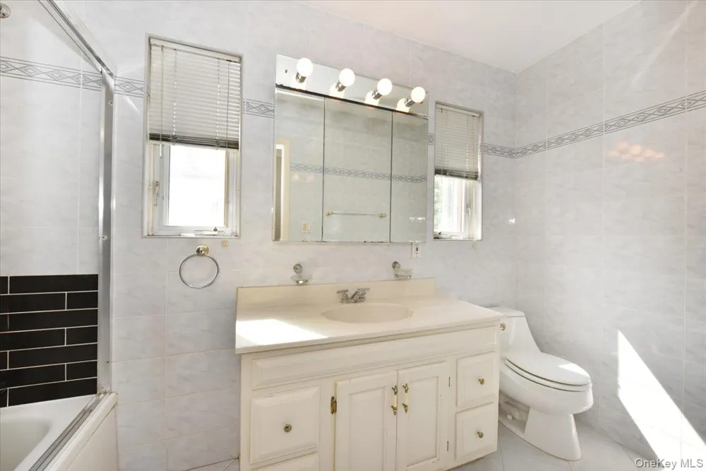 7503 196th Street Fresh Meadows, NY 11366