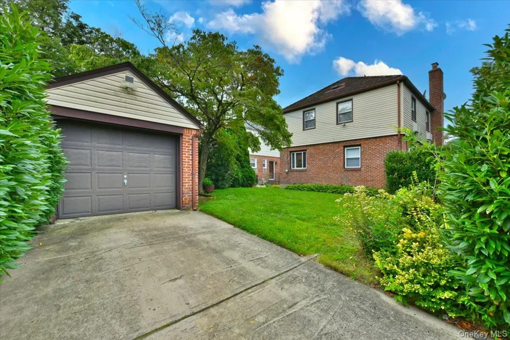7503 196th Street Fresh Meadows, NY 11366