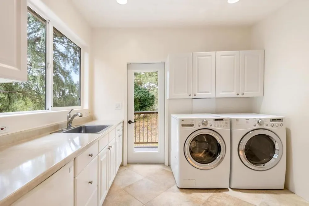 568 Aguajito Road Carmel, CA 93923