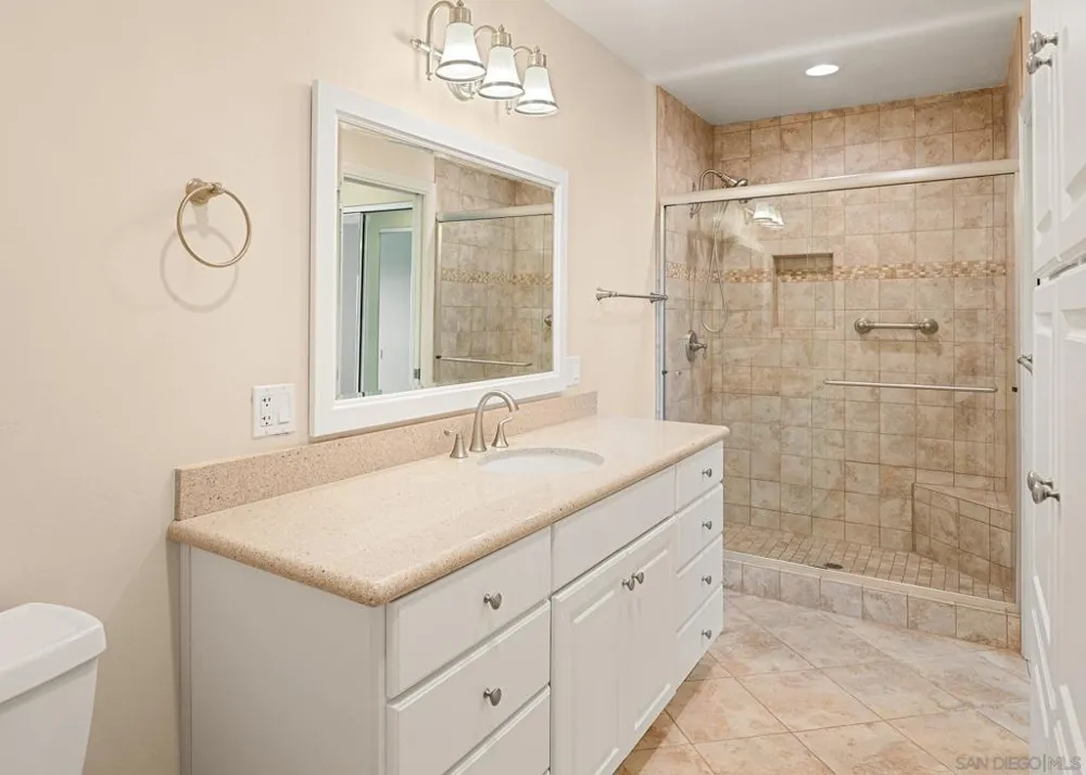 3866 Murray Hill Rd La Mesa, CA 91941
