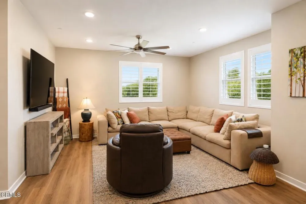 571 Via Chelsea Camarillo, CA 93012