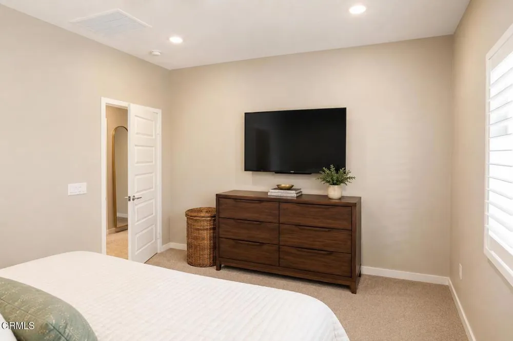 571 Via Chelsea Camarillo, CA 93012