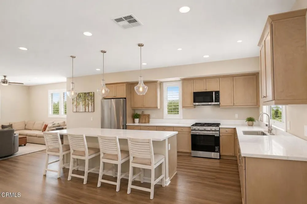 571 Via Chelsea Camarillo, CA 93012