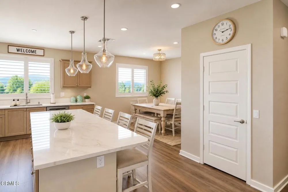 571 Via Chelsea Camarillo, CA 93012