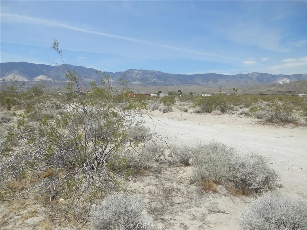 Santa Fe Trail Lucerne Valley, CA 92356