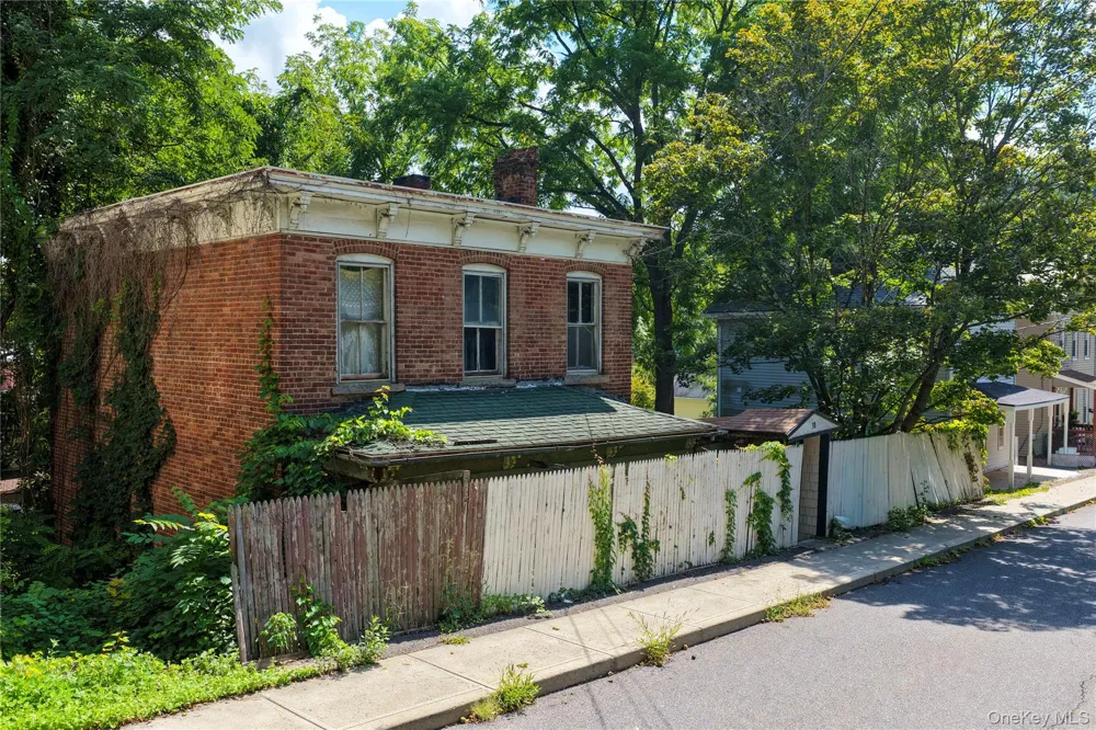 38 Division Street Catskill, NY 12414