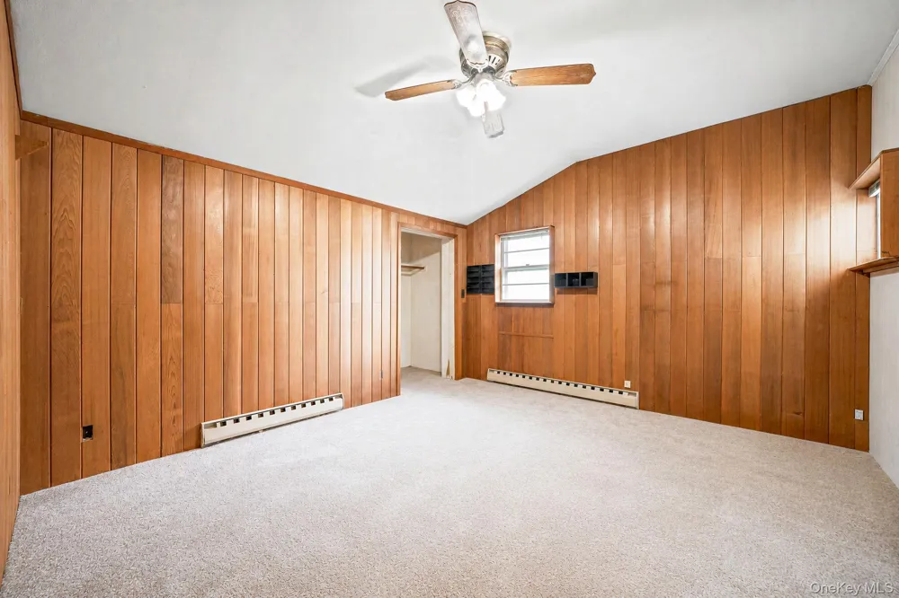 35 Gwendolyn Place East Islip, NY 11730