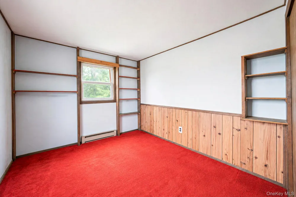 35 Gwendolyn Place East Islip, NY 11730